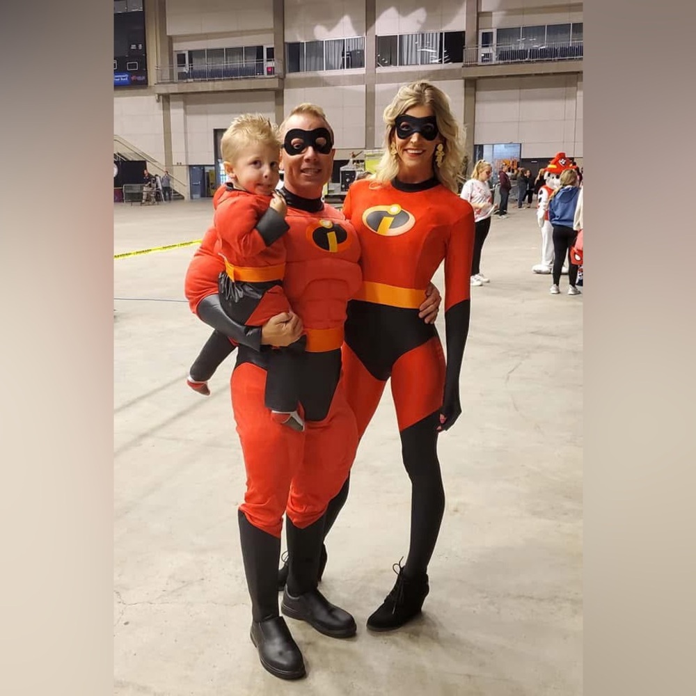 Adult Mr. Incredible costume